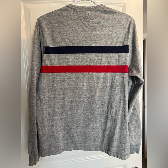 Men’s Tommy Hilfiger Long-Sleeve - Picture 2 of 3
